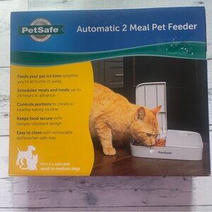 PetSafe Automatic Pet Feeder NIB Program Meal Times or Treats Daily
